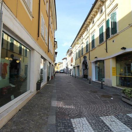 Ferienwohnung La Mansarda Di Juliette Desenzano del Garda Exterior foto