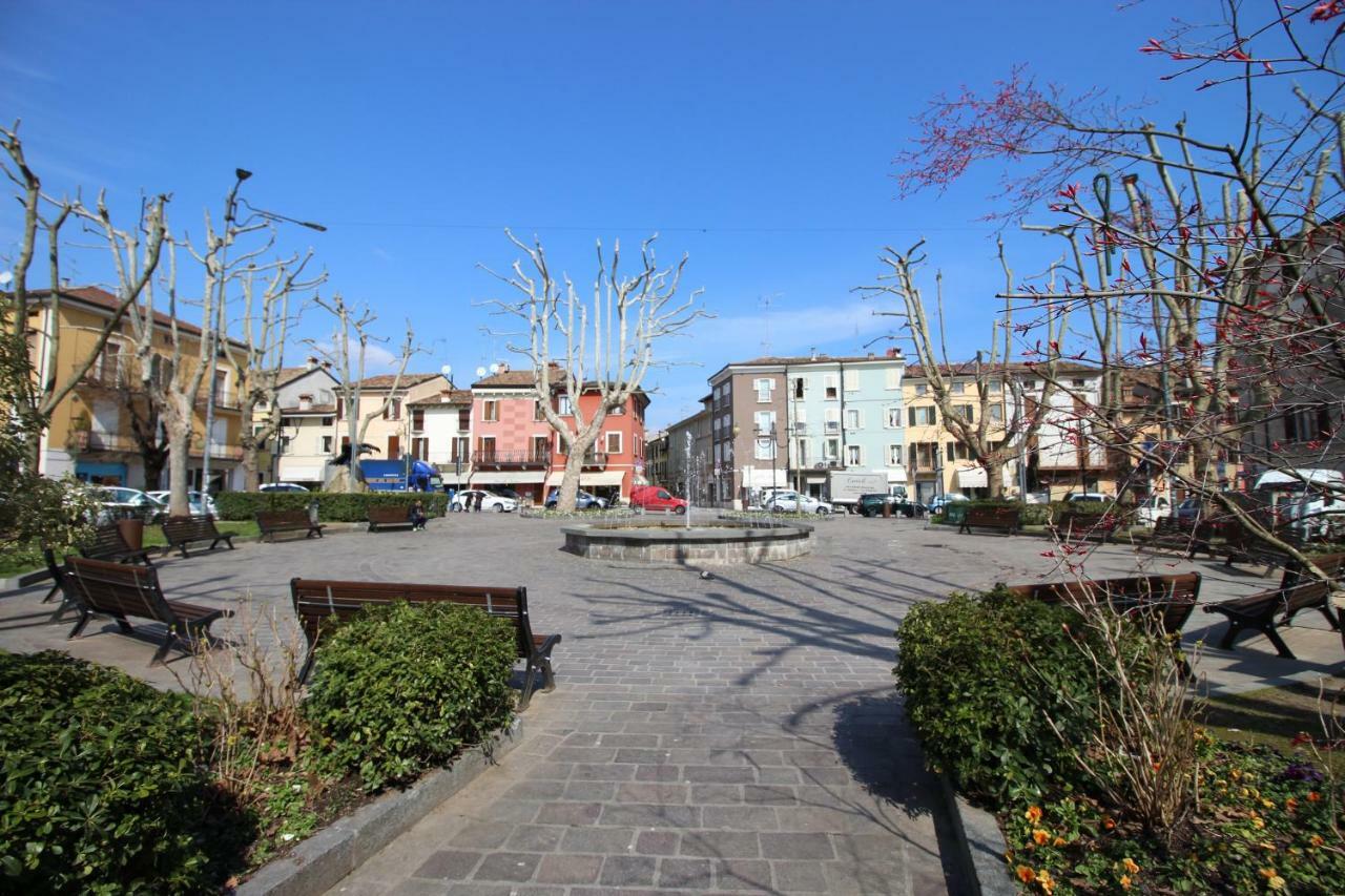 Ferienwohnung La Mansarda Di Juliette Desenzano del Garda Exterior foto