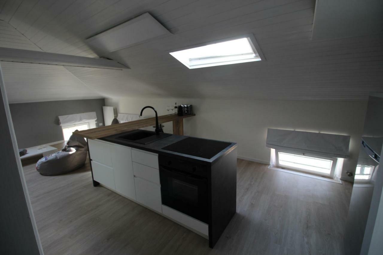 Ferienwohnung La Mansarda Di Juliette Desenzano del Garda Exterior foto