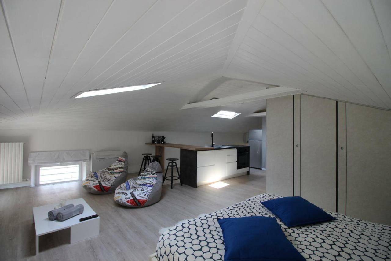 Ferienwohnung La Mansarda Di Juliette Desenzano del Garda Exterior foto